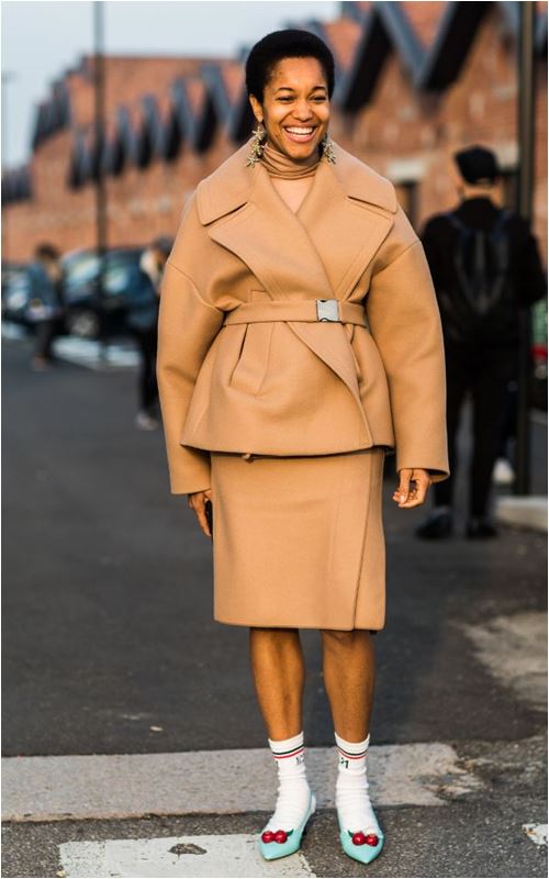 3 cách để trời lạnh co ro vẫn tự tin mặc váy điệu đà - 3