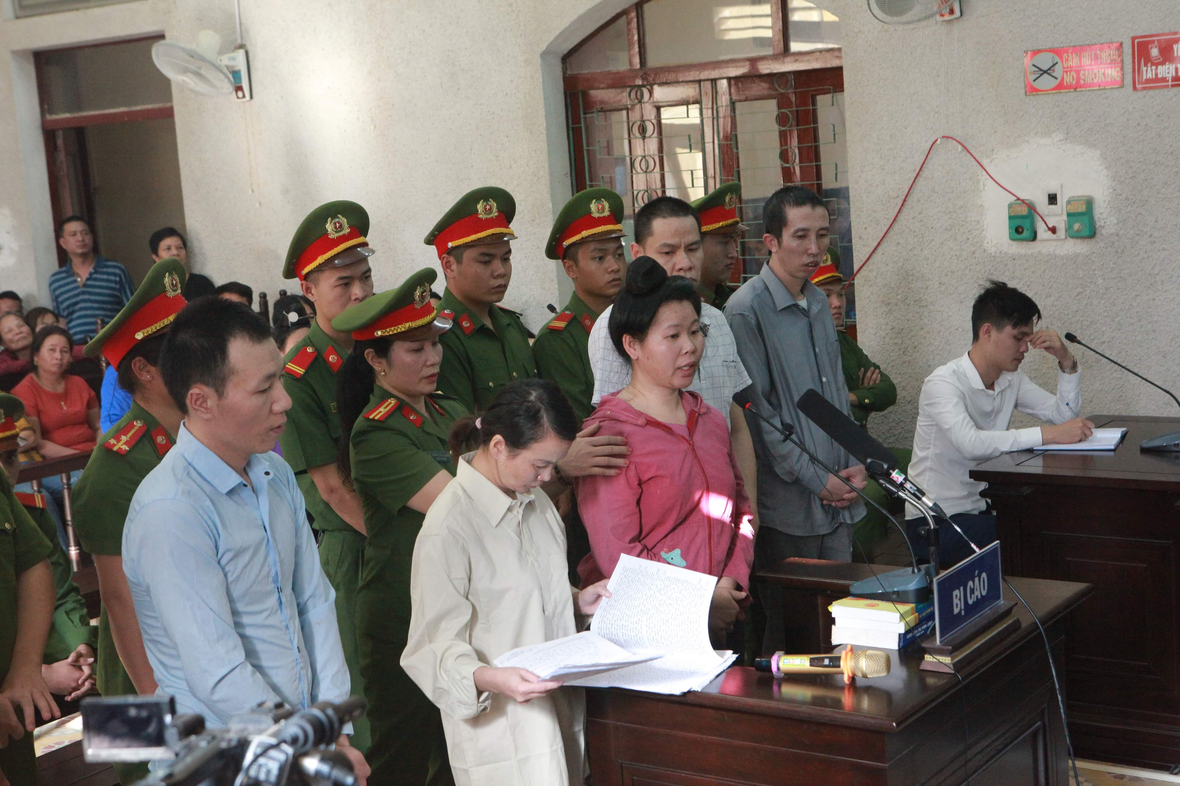 2 nữ bị cáo một mực khẳng định mình bị oan.
