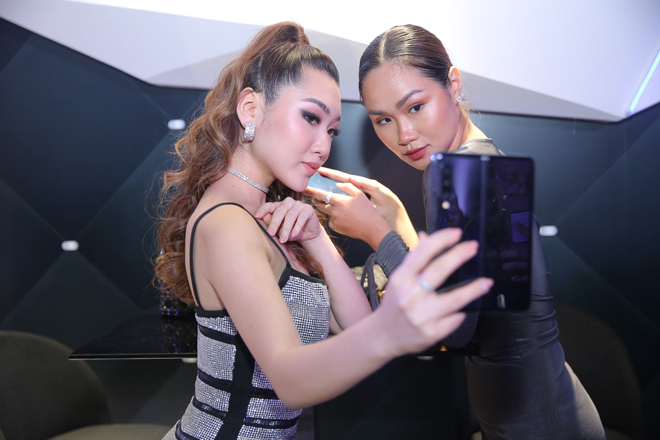 Ra mắt smartphone xa xỉ Galaxy Fold: “Ông vua” mới của công nghệ cao cấp - 7