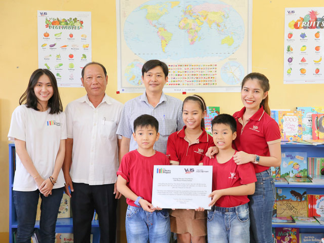 Giáo dục - du học - Đại sứ Văn hoá Đọc tặng sách và thư viện cho trường học tại An Giang