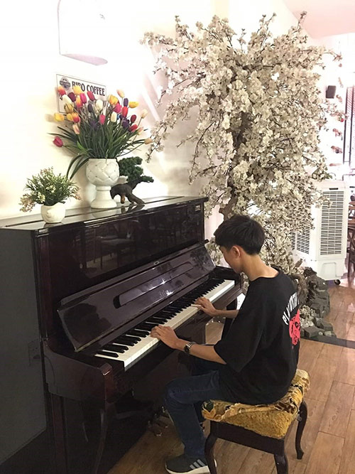 Chàng hotface 10X Đà Nẵng: ‘Chỉ cần được đàn hát ca khúc mình yêu thích là hạnh phúc lắm rồi’’ - 2