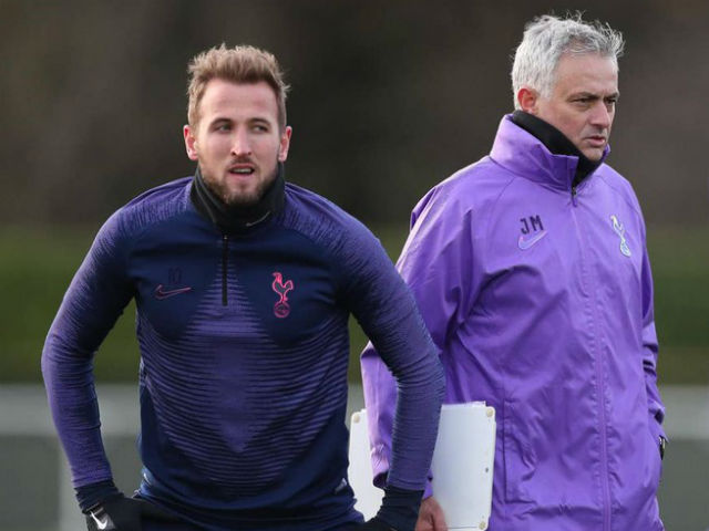 Bóng đá - Tin HOT bóng đá tối 28/11: Mourinho "lấy lòng" SAO số 1 Tottenham