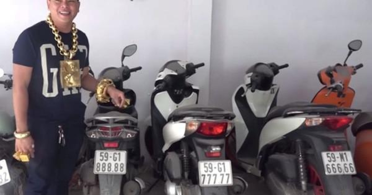 Pháp luật - Sau khi khoe vàng và dàn xe "hiếm", hiện Phúc XO đối diện hình phạt nào?