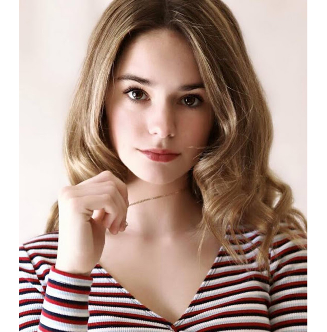 Ngoài đam mê chơi quần vợt,&nbsp;Makenzie Raine còn rất thích bơi lội.&nbsp;