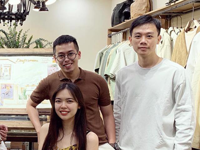 Bạn trẻ - Cuộc sống - Cô gái "số hưởng" có hai chàng trai tốt bụng đồng hành suốt thập kỷ