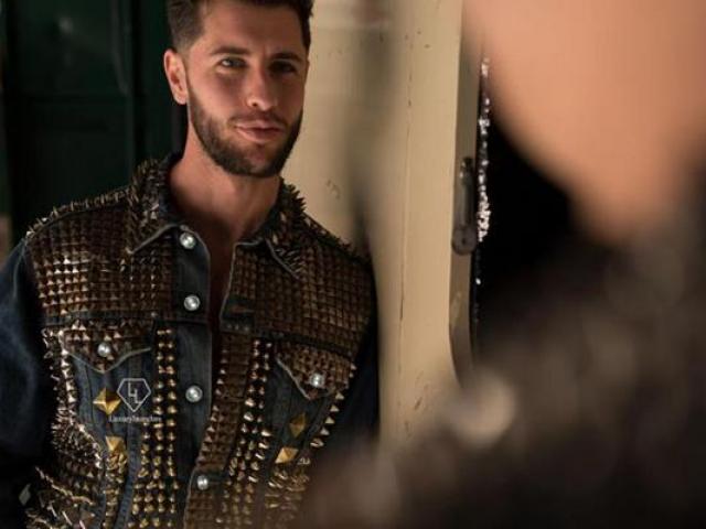 Thị trường - Tiêu dùng - Nhân dịp trời trở lạnh, thử "nghía" qua chiếc áo khoác có giá... hơn 100 tỷ đồng