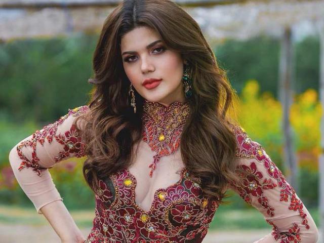 Thể thao - Hoa hậu "tháp tùng" đoàn thể thao Việt Nam ở lễ khai mạc SEA Games là ai?