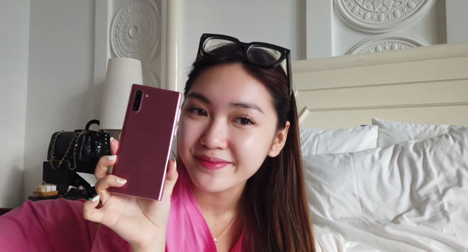 Chloe Nguyễn quay vlog bằng điện thoại xịn không kém gì máy ảnh - 1