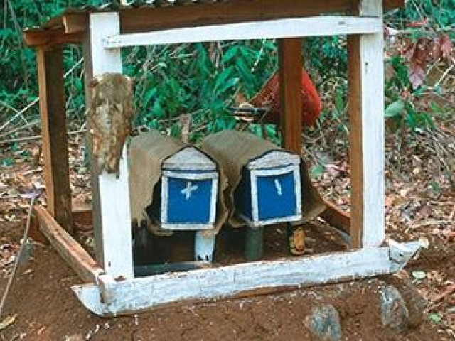 Du lịch - Tục phơi xác trước khi chôn ở cao nguyên Bolaven