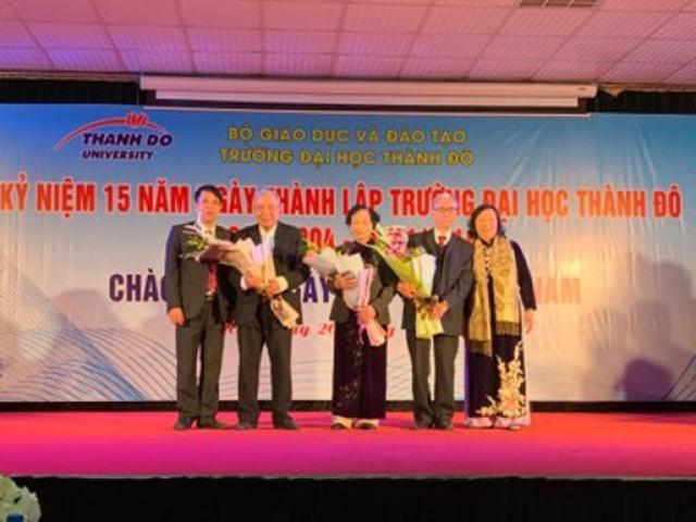 Giáo dục - du học - Kỷ niệm 15 năm thành lập, Đại học Thành Đô vinh danh các nhà giáo cống hiến