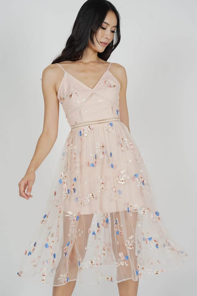 5 quy tắc chọn đồ đi đám cưới giúp nàng không bị chê kém duyên - 3