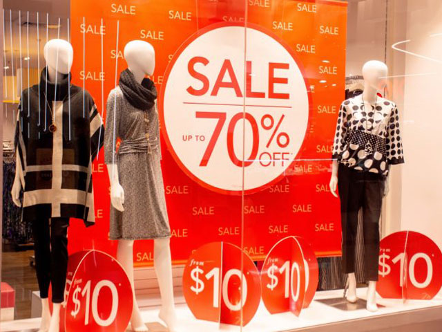 Dù giảm giá mạnh, Black Friday năm nay không còn cảnh chen lấn, xếp hàng chờ mua, thanh toán.