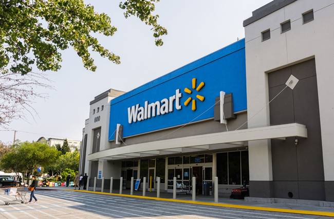 Ba người trong số 4 người con của người sáng lập Walmart Sam Walton là Rob Walton, Alice Walton, James Walton đồng sở hữu Walton Enterprises - cổ đông lớn nhất của công ty.