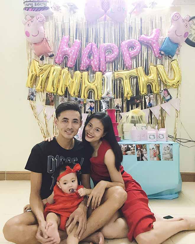 Nguyễn Thị Huyền bên chồng và con gái