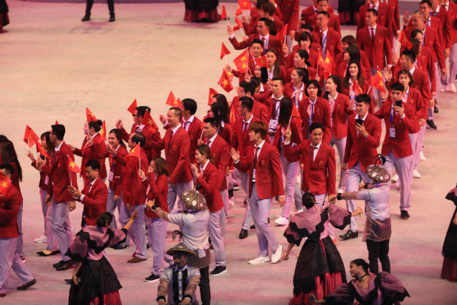 Đoàn Việt Nam dự lễ khai mạc SEA Games 30: Rực rỡ sắc đỏ, quyết tâm chiến thắng - 7
