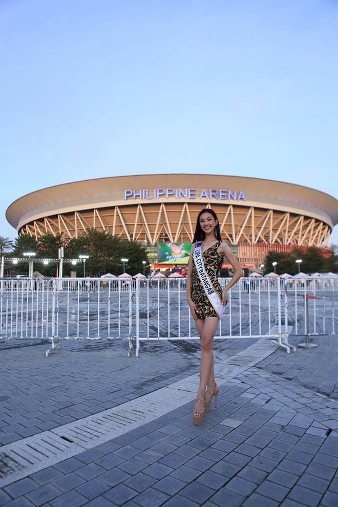 Lễ khai mạc SEA Games 30 hoành tráng: Dàn mỹ nhân tiếp lửa - 2