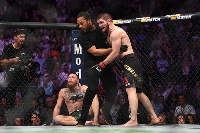 McGregor để thua Khabib