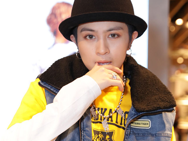 Ca nhạc - MTV - Người yêu tin đồn Hoàng Thuỳ Linh hút mọi chú ý tại sự kiện