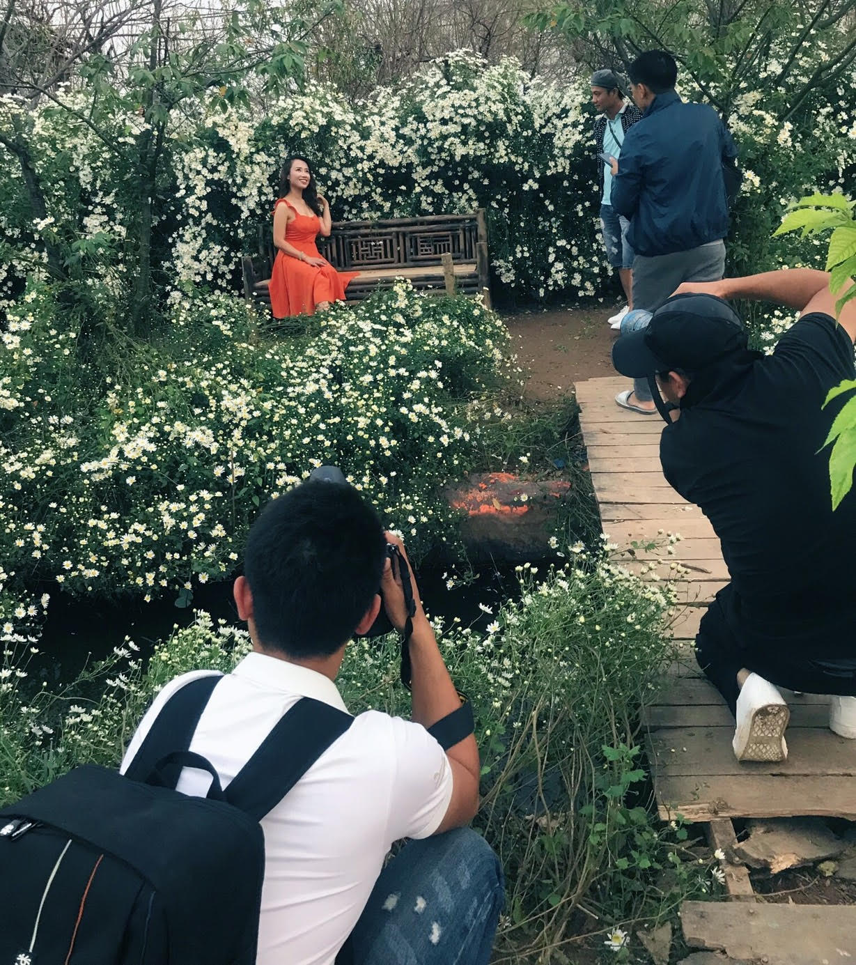 Các thợ chụp ảnh cũng có thể “bỏ túi” cả chục triệu mỗi ngày