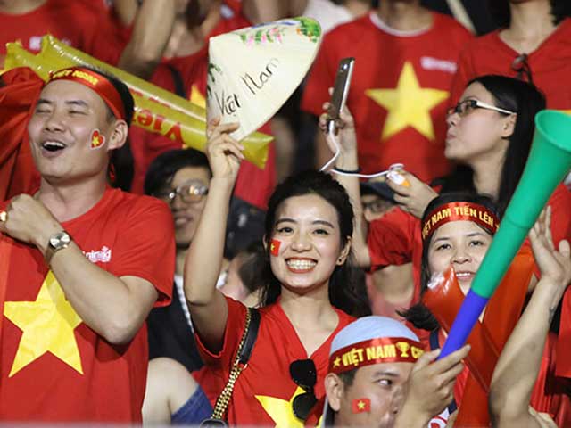 Bóng đá - Người đẹp như "phát cuồng" vì U22 Việt Nam thắng "đau tim" phút bù giờ