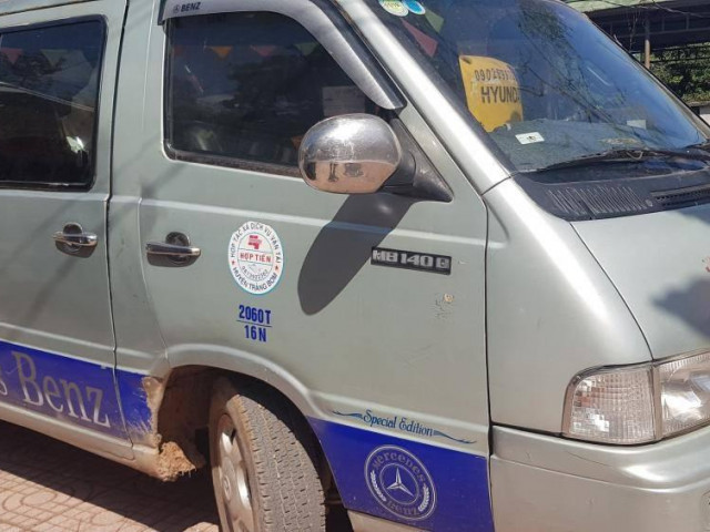 Tin tức trong ngày - Vụ ô tô "đánh rơi" học sinh trên QL1: Tài xế sử dụng bằng lái giả