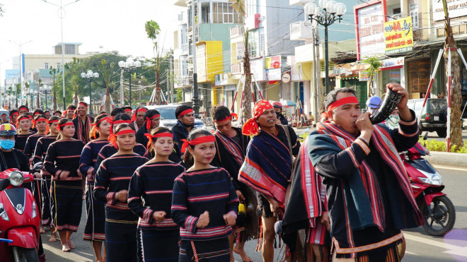 Lễ hội diễn ra tại nhiều tuyến phố của TP Pleiku