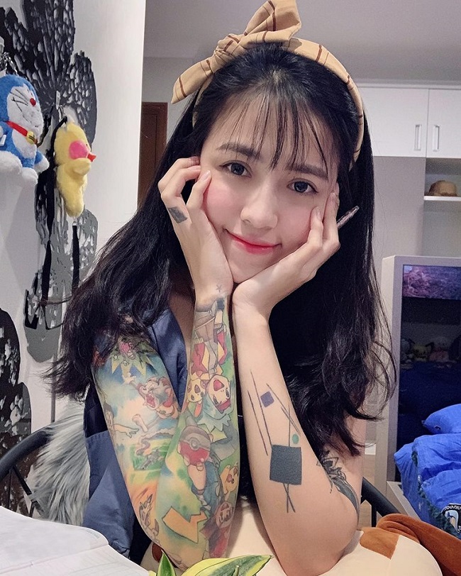 Trinh cho rằng: &#34;Sẽ chẳng có gì là sai trái khi mà bạn có một hình xăm trên người. Nhưng sẽ là sai khi bạn đánh giá không tốt về một con người, qua những hình xăm.&#34;