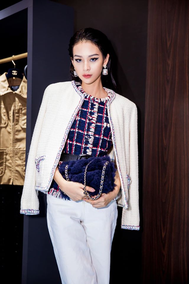 Nàng mẫu thay đổi hình ảnh liên tục, đa dạng đa phong cách... mang lại cảm giác hứng thú cho người hâm mộ. Cô không bó buộc bản thân trong bất kỳ một style cụ thể nào. 