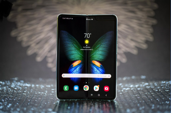 Galaxy Fold giá 50 triệu đồng vẫn hết hàng khi vừa mở bán - 2