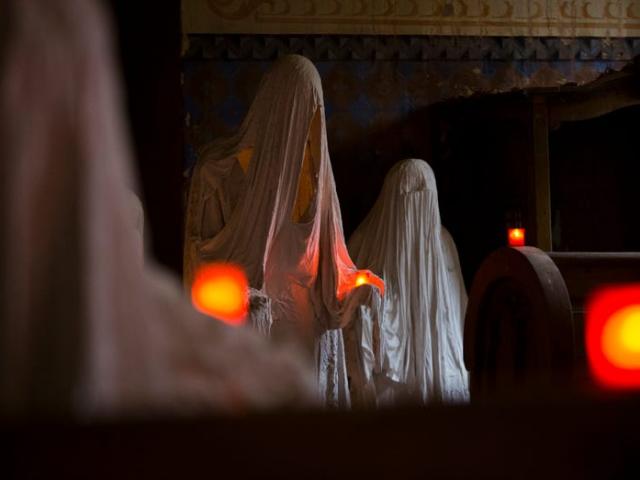 Du lịch - Giật mình cảnh tượng bên trong nhà thờ cổ đầy "ma"