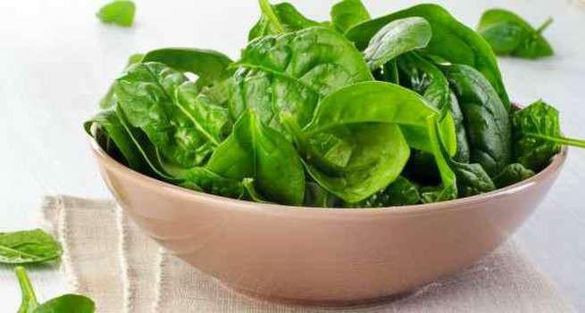 Chăm ăn những thực phẩm này, không bao giờ phải lo tóc rụng và bạc sớm - 4