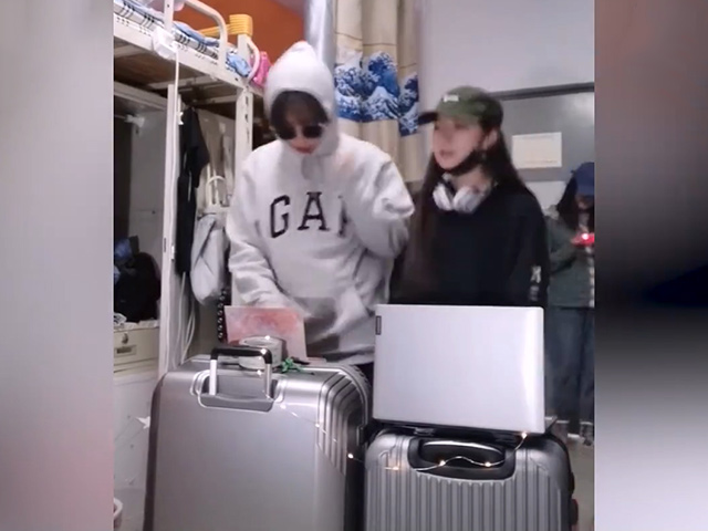 Video Clip Cười - Bật mí phía trong ký túc xá nữ không phải ai cũng biết