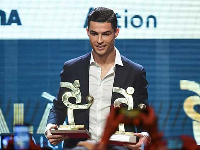 Bóng đá - Messi giành Quả bóng vàng thứ 6, Ronaldo không đến dự: CR7 đã ở đâu?