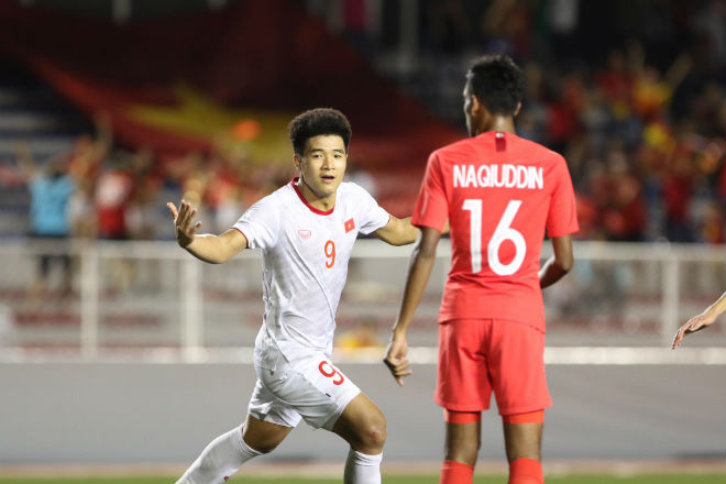 Đức Chinh giúp U22 Việt Nam thắng U22 Singapore 1-0