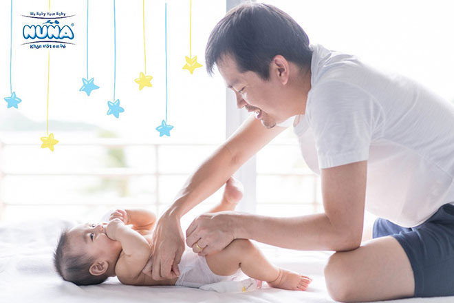 Muôn kiểu áp lực khi các ông bố chăm sóc con nhỏ - 2