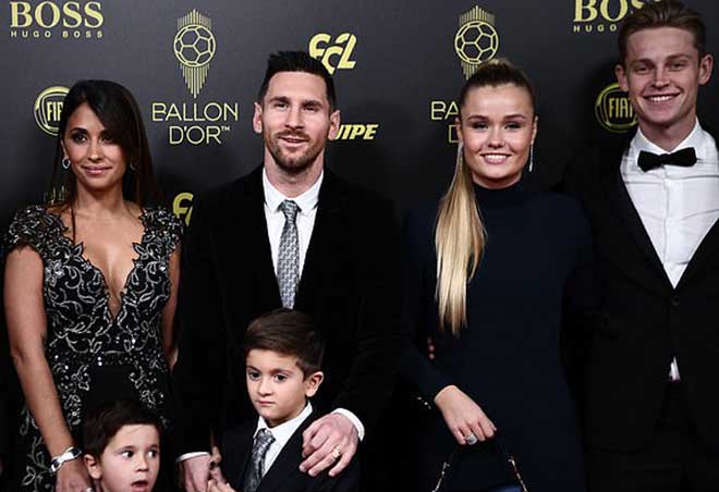 Messi và gia đình cùng với Frenkie De
Jong và bạn gái