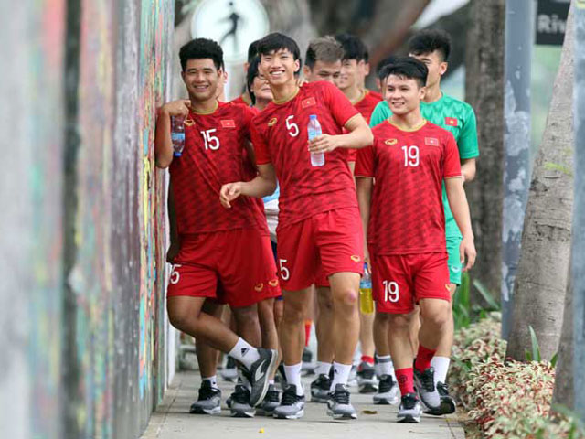 Bóng đá - Siêu bão đổ bộ Philippines, trận U22 Việt Nam - U22 Singapore có bị hoãn?