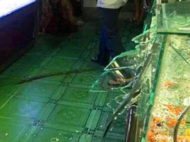 Pháp luật - Xem trận U22 Việt Nam hạ Singapore, chủ tiệm vàng bị kẻ lạ mặt tấn công