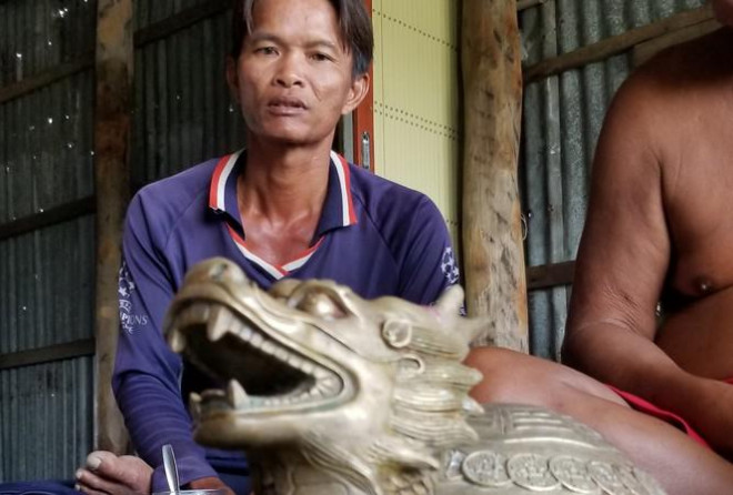 Lại nhặt được tượng thú lạ tại bãi biển Mũi Cà Mau - 1