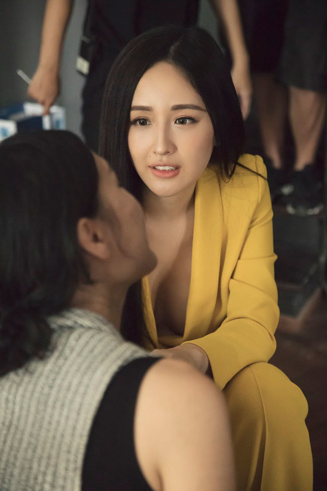 Có thể thấy hình ảnh trái ngược trên phim và ngoài đời của người đẹp hoa hậu này.