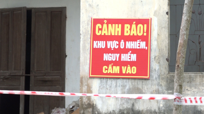 Kho thuốc trừ sâu bốc mùi nồng nặc khiến học sinh 3 trường kinh hãi - 4