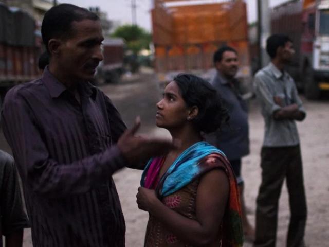 Thế giới - Con đường làm gái mại dâm không lối thoát của cô gái Ấn Độ bị cha bán lấy tiền mua rượu