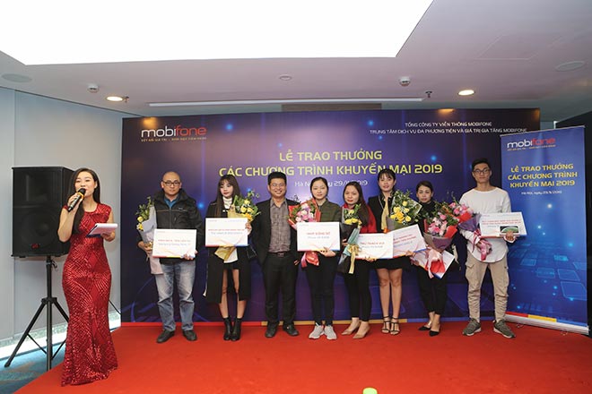MobiFone trao thưởng cho khách hàng sử dụng dịch vụ giá trị gia tăng trong năm 2019 - 1