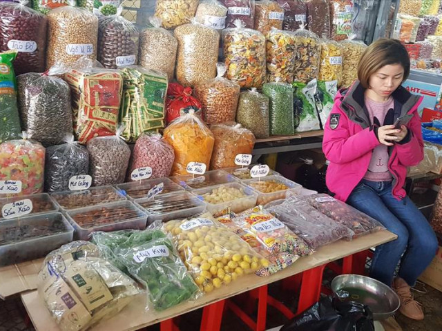 Thị trường - Tiêu dùng - Thị trường thực phẩm Tết bắt đầu sôi động