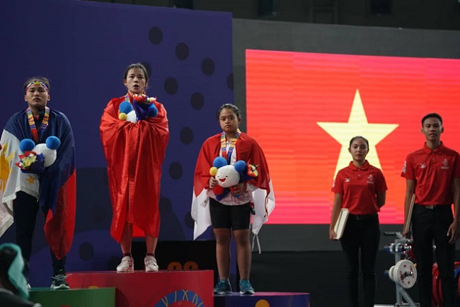 Hồng Thanh giành chiến thắng đầy kịch tính trước đô cử chủ nhà Philippines để có HCV Sea Games ở tuổi 20. &#40;Ảnh: Tuấn Hữu&#41;