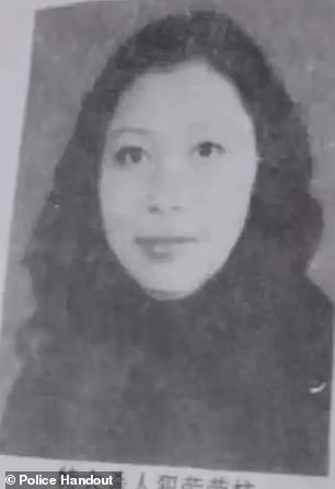 Lao Rongzhi từng là một cô giáo xinh đẹp