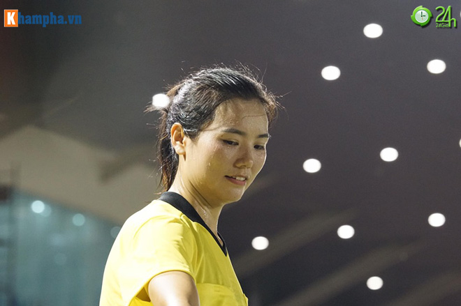 Nữ trọng tài xinh đẹp gây sốt SEA Games: "Thần may mắn" của ĐT nữ Việt Nam - 7