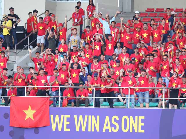 Bóng đá - Trực tiếp không khí nóng U22 Việt Nam - U22 Thái Lan: CĐV phủ đỏ khán đài