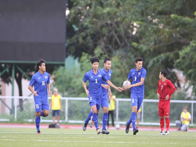 Bóng đá - U22 Việt Nam thua 2 bàn choáng váng, Văn Toản liên tục sai lầm trước Thái Lan