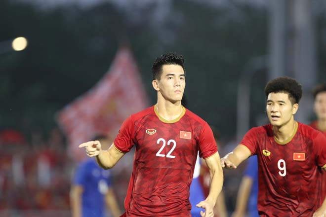 U22 Việt Nam rượt đuổi Thái Lan nghẹt thở: Người hùng Tiến Linh đầy cảm xúc - 8